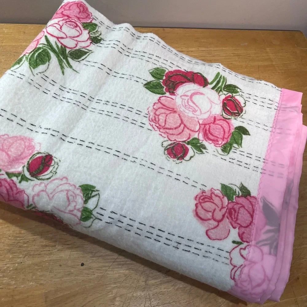 Vtg Blanket Twin White Pink Cottagecore Rose Floral Satin Trim Fleece